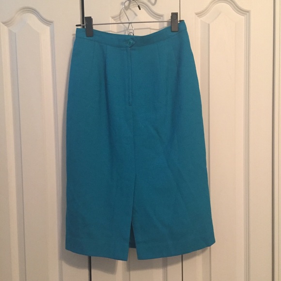 Aqua colored blazer and skirt set - Picture 7 of 7